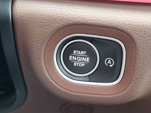 Used 2024 Mercedes-Benz GLS 450 4MATIC image 23