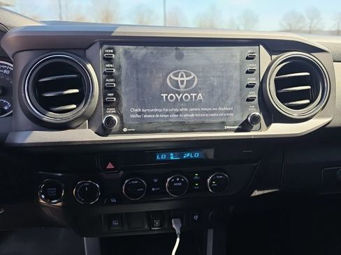 Used 2023 Toyota Tacoma TRD Off-Road image 8