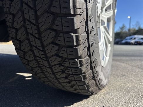 Used 2025 Chevrolet Silverado 1500 LTZ w/ LTZ Premium Package image 19