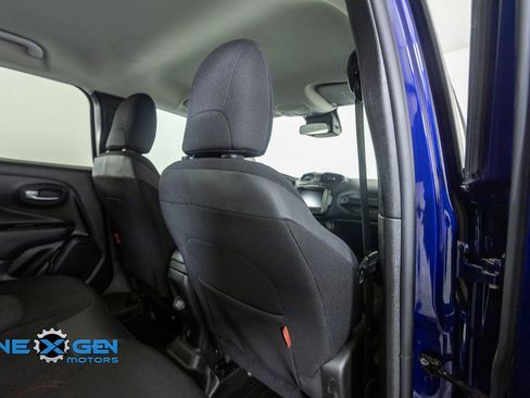 Used 2020 Jeep Renegade Trailhawk w/ Cold Weather Group image 35