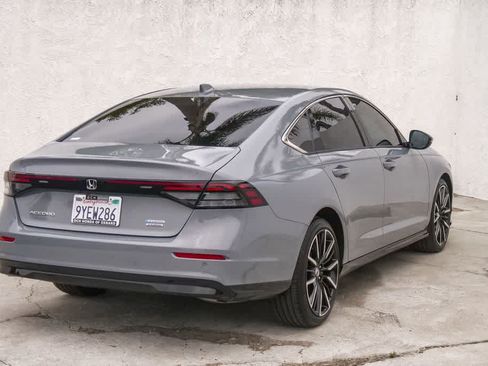 Used 2025 Honda Accord Touring image 9