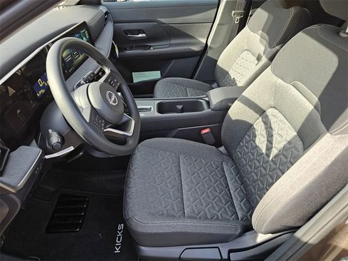 New 2026 Nissan Kicks SV w/ SV Premium Package image 7