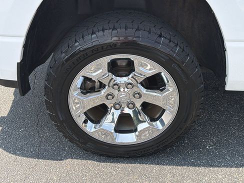 Used 2022 RAM 1500 Big Horn AWD/4WD image 17
