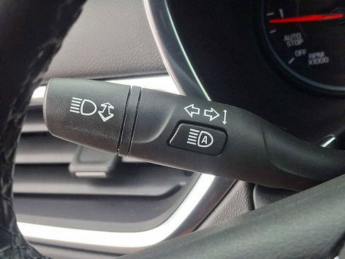 Used 2023 Chevrolet Equinox LT image 25