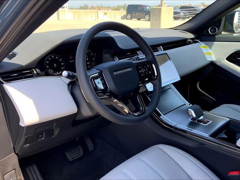 New 2026 Land Rover Range Rover Evoque S image 9