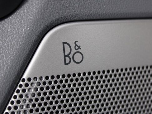 Used 2023 Ford F150 Lariat w/ Trailer Tow Package AWD/4WD image 16