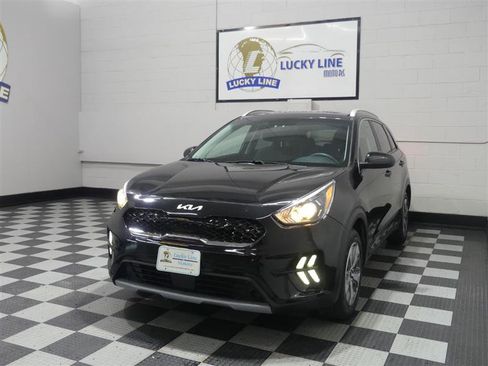 Used 2022 Kia Niro LX image 4