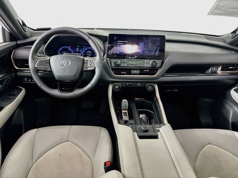 Certified 2026 Toyota Grand Highlander AWD Hybrid image 24