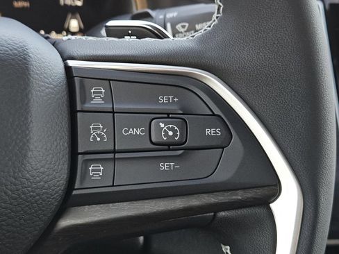 New 2025 Jeep Grand Cherokee Limited image 17