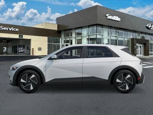 New 2026 Hyundai Ioniq 5 SE RWD image 3