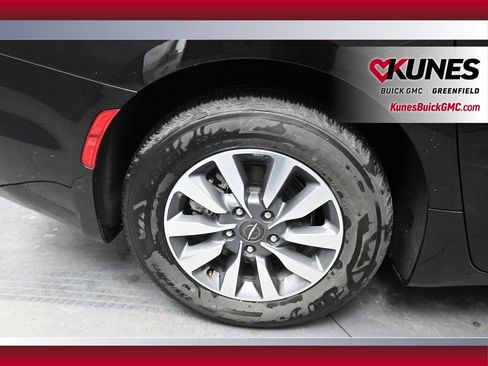 Used 2024 Chrysler Pacifica Limited FWD image 15