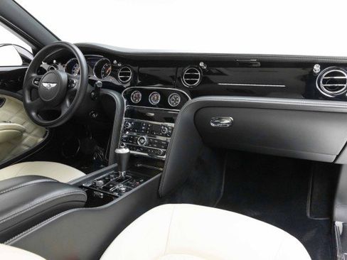 Used 2014 Bentley Mulsanne image 2