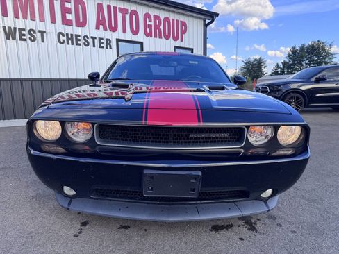 Used 2014 Dodge Challenger SXT image 3