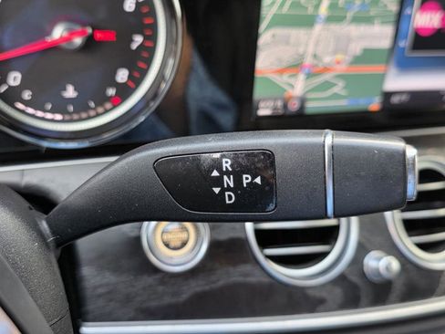 Used 2017 Mercedes-Benz E 300 image 23