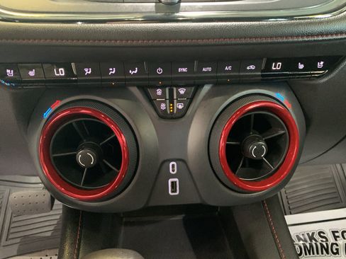 Used 2022 Chevrolet Blazer RS w/ Enhanced Convenience Package AWD/4WD image 26