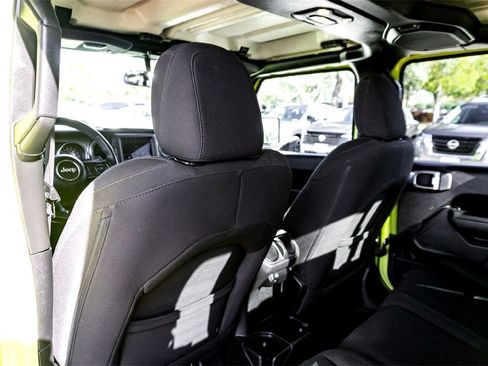 Used 2023 Jeep Gladiator Sport image 28