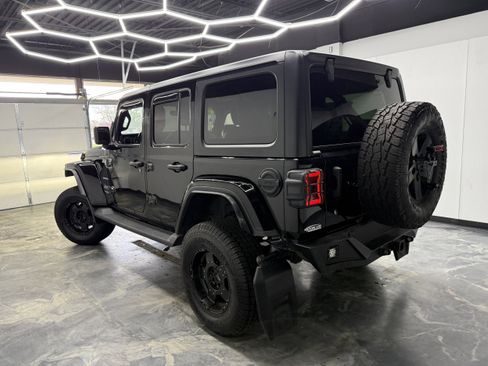 Used 2018 Jeep Wrangler Unlimited Sahara w/ Uconnect 4C Nav & Sound Group AWD/4WD image 6