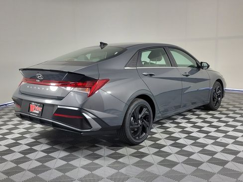 New 2026 Hyundai Elantra SEL Sport FWD image 3