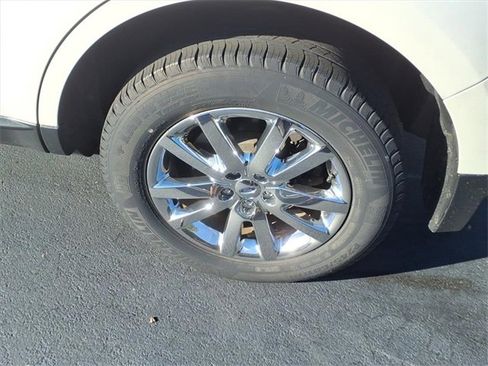 Used 2013 Ford Edge SEL image 17