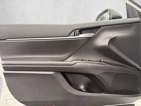 Used 2024 Toyota Camry SE w/ Cold Weather Package image 9