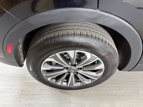 Certified 2024 Buick Envision Preferred AWD/4WD image 12
