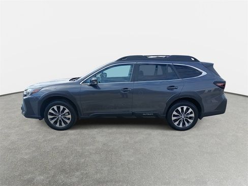 Used 2025 Subaru Outback Limited image 8