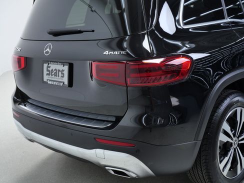 Certified 2026 Mercedes-Benz GLB 250 4MATIC image 5