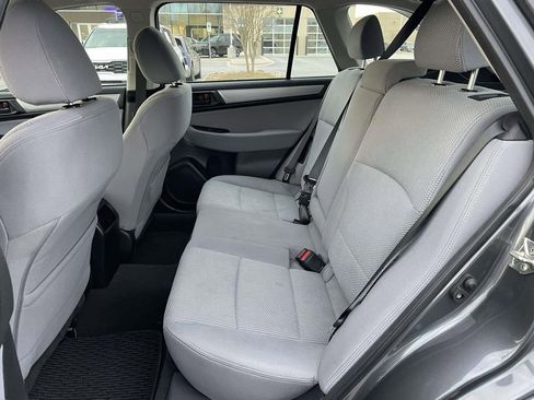 Used 2019 Subaru Outback 2.5i AWD/4WD image 3