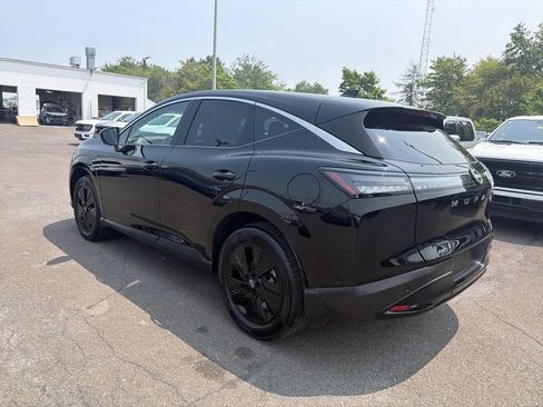 Used 2025 Nissan Murano SV AWD/4WD image 3