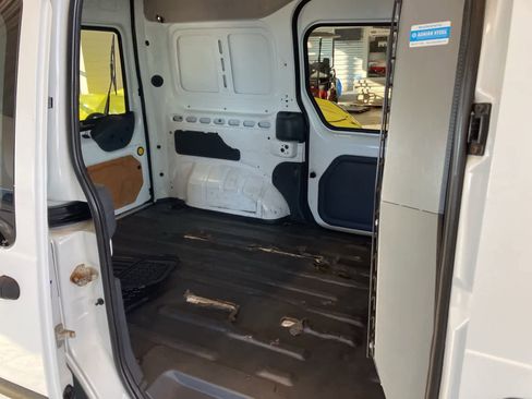 Used 2013 Ford Transit Connect XLT image 23