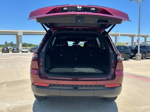 Used 2024 Jeep Grand Cherokee Altitude AWD/4WD image 11