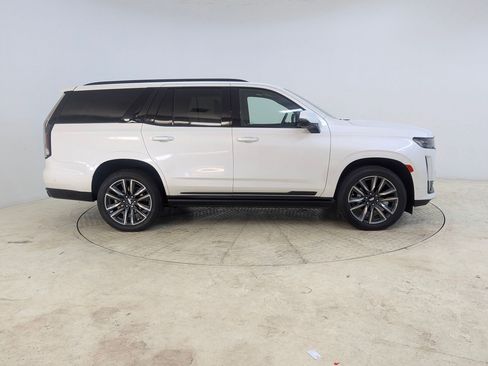 Certified 2022 Cadillac Escalade Sport Platinum w/ Heavy-Duty Trailer Package image 8