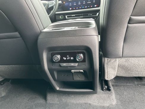 New 2026 Chevrolet Traverse LT w/ Midnight/Sport Edition image 35