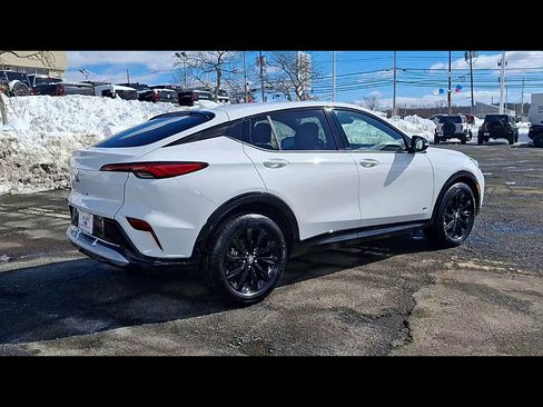 Used 2025 Buick Envista Sport Touring w/ Convenience II Package image 8