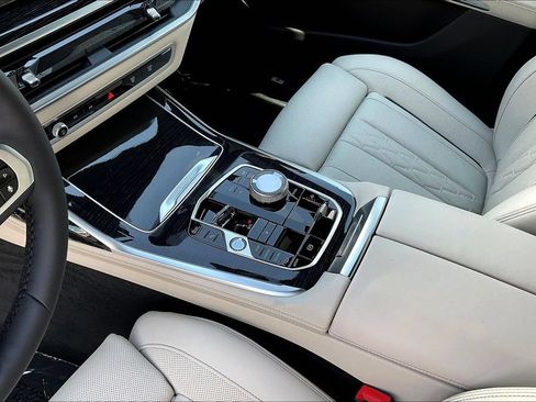 New 2027 BMW X7 xDrive40i AWD/4WD image 18