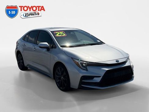 Used 2025 Toyota Corolla SE w/ SE Premium Package FWD image 7