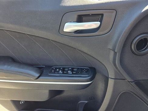 Used 2018 Dodge Charger R/T image 11