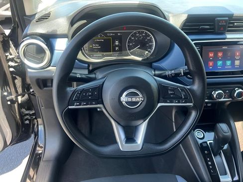 Used 2025 Nissan Versa SV FWD image 10