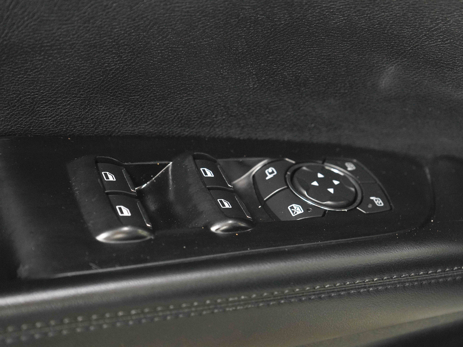 Used 2018 Lincoln MKX Reserve AWD/4WD image 23