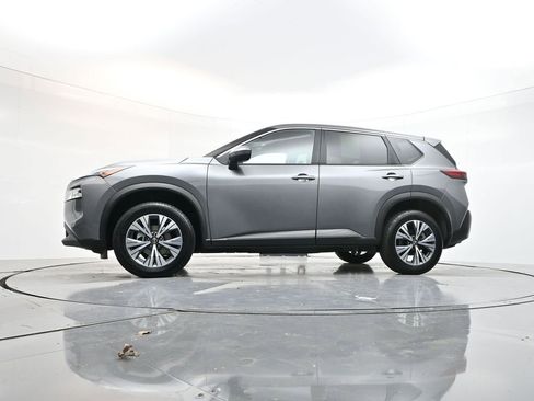 Used 2023 Nissan Rogue SV image 32