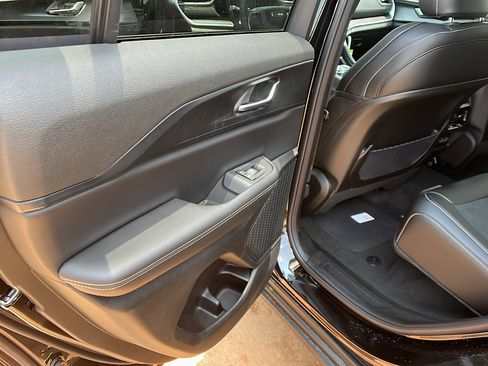 New 2025 Jeep Grand Cherokee 4WD image 20