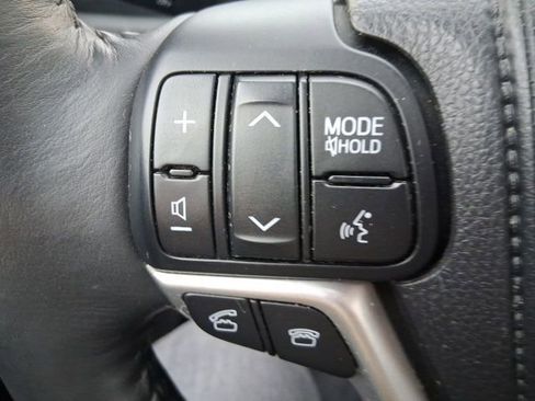 Used 2014 Toyota Highlander Limited Platinum image 23