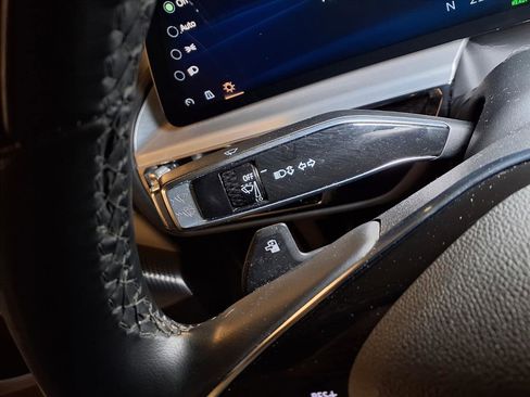 Certified 2024 Cadillac Lyriq Luxury image 8