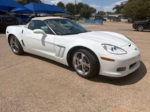 Used 2011 Chevrolet Corvette Grand Sport w/ Preferred Equipment Group RWD image 3