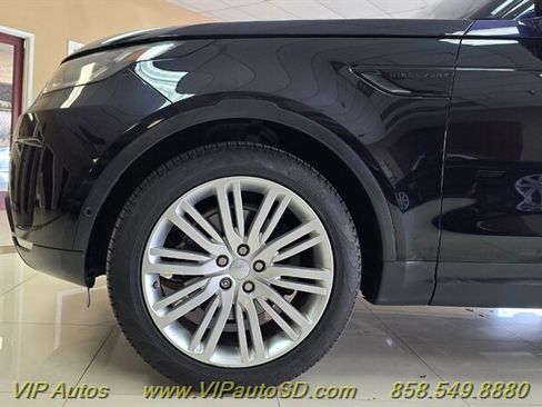 Used 2017 Land Rover Discovery First Edition image 48