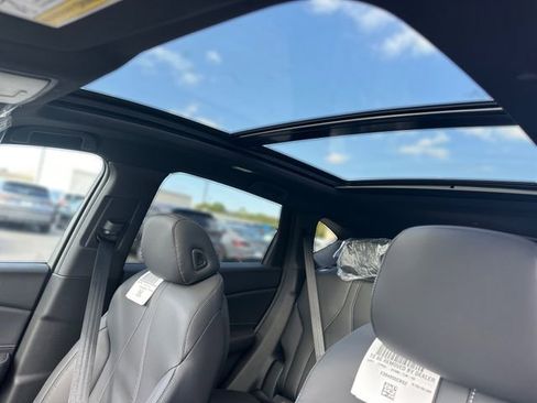 New 2025 Acura RDX SH-AWD image 28