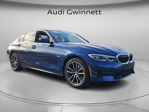 Used 2022 BMW 330e xDrive w/ Premium Package image 9