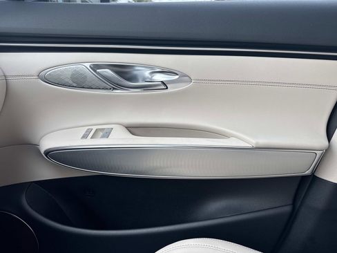 Used 2023 Genesis GV70 2.5T w/ Select Package image 23