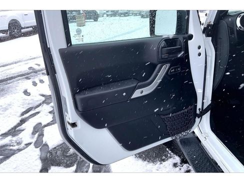 Used 2017 Jeep Wrangler Unlimited Sahara w/ LED Lighting Group image 22