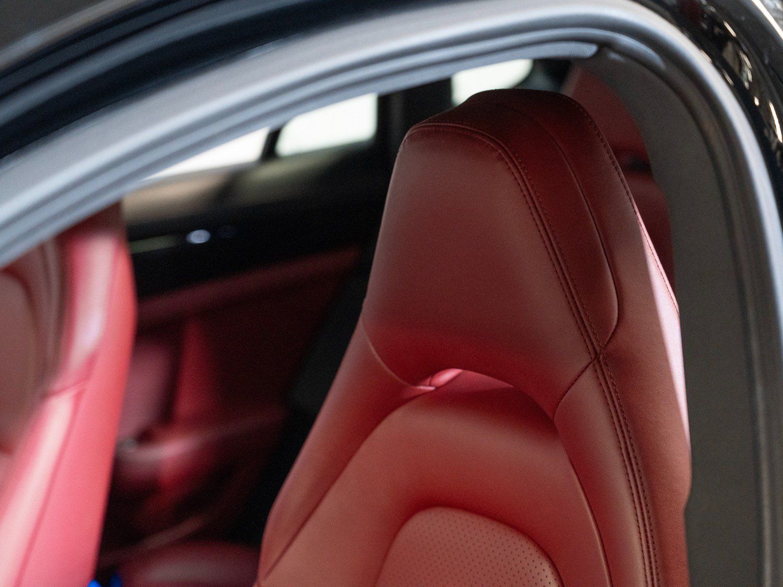 Certified 2022 Porsche Panamera 4S AWD/4WD image 24